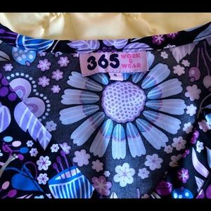 365 small scrub top
